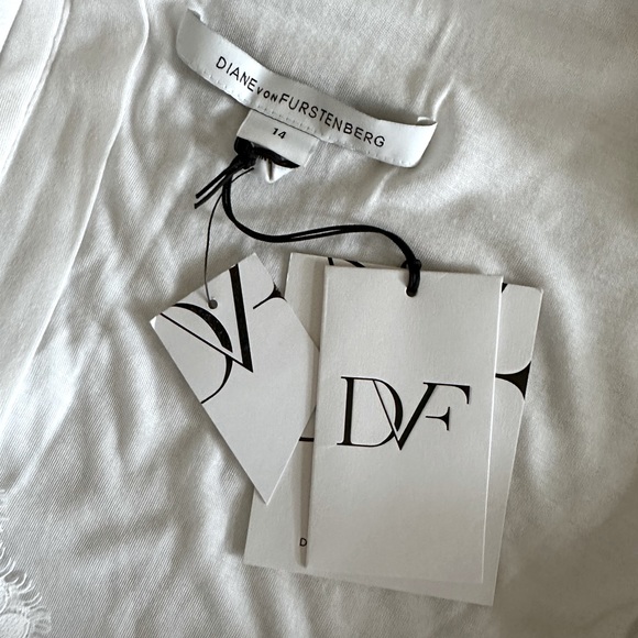 NWT Diane Von Furstenberg Lace Dress - Picture 7 of 10